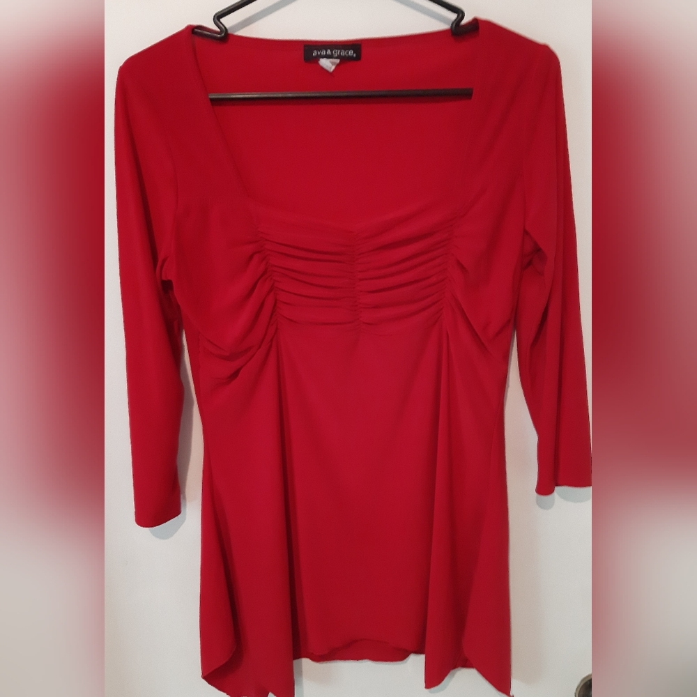 Vintage Ava & Grace lovely red top with ruching at front/Sz L